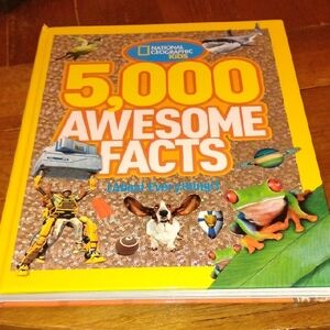 National Geographic Kids Vibrant Yellow 5,000 Facts Book 📖